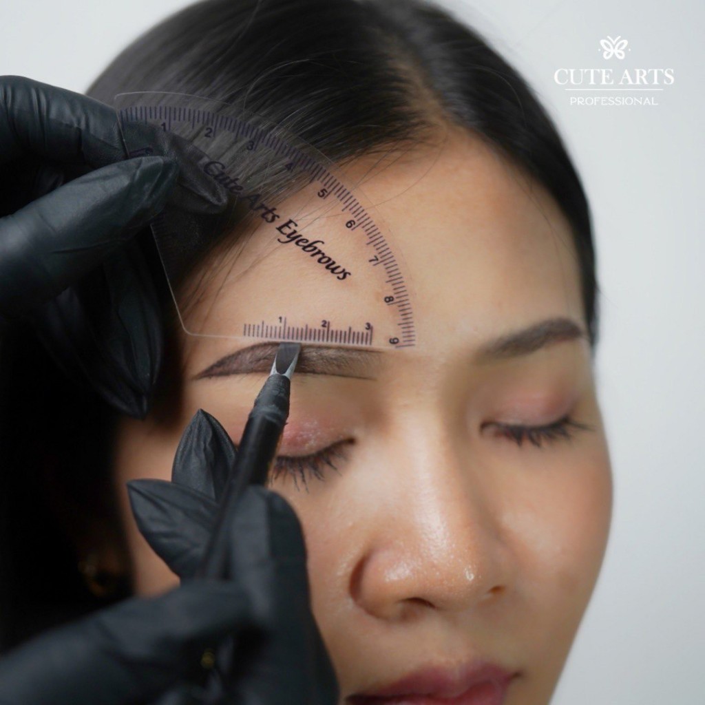 ไม้บรรทัดโค้ง สำหรับวัดทรงคิ้ว Cute Arts Brow Curve Ruler พร้อมส่งในไทย คุณภาพดี