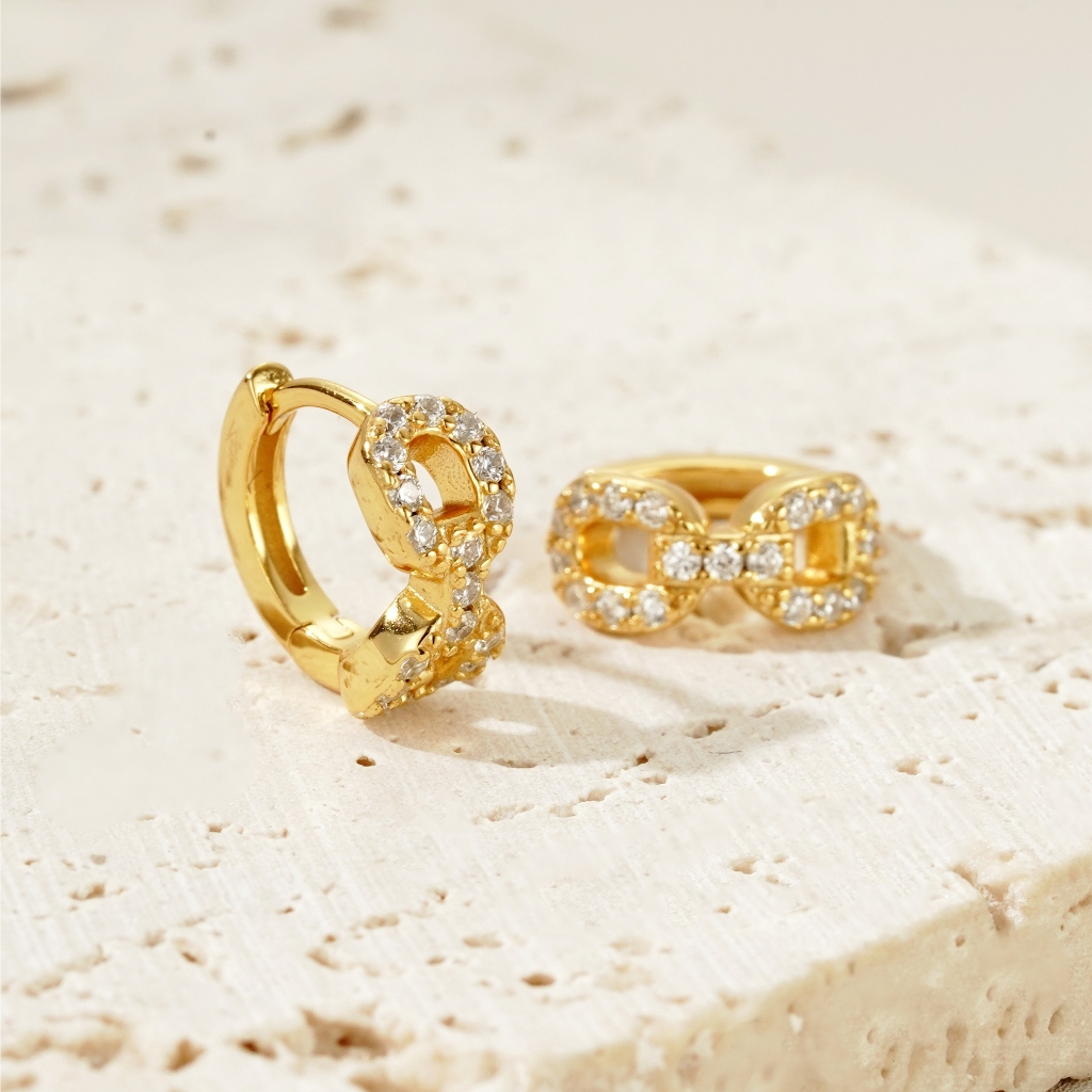 LAC.COLLECTION - Baby Mia Diamond Hoop Earrings ต่างหูห่วงเพชรจิ๋ว