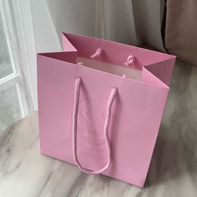 🩷💕 *พร้อมส่ง New ถุงกระดาษ Swarovski ✨จากแบรนด์ ของแท้ ✨ไม่เคยใช้นะคะ เป็นของใหม่