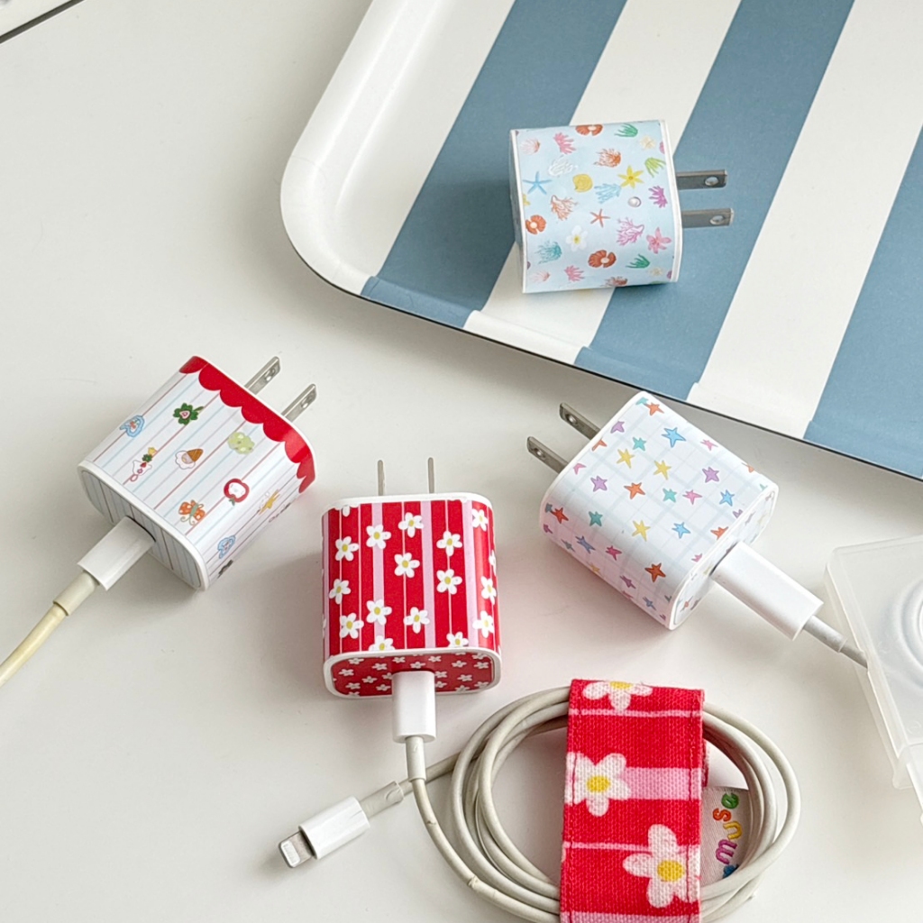 *สินค้าราคาต่อ1ชิ้น ในภาพให้ดูชื่อลายนะคะ*amuse stuff-sticker charger for iphone สติ้กเกอร์แปะหัวชาต