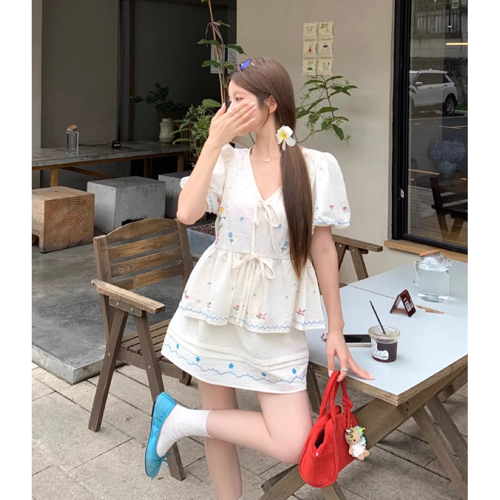 [4477] เซ็ตเสื้อสีครีม+กระโปรงสั้น - รูปที่ 2