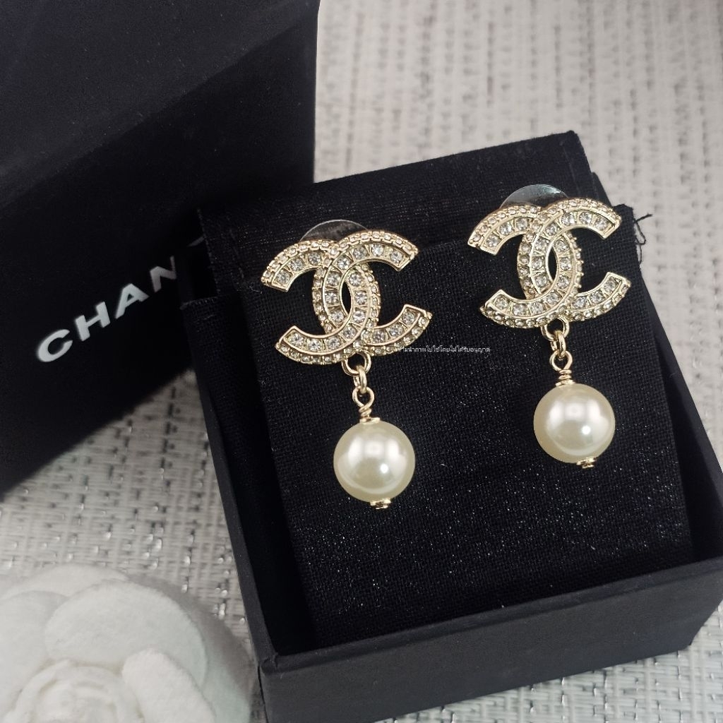 ต่างหู CH เนื้องานเรียบสวย พร้อมส่งในไทย ภาพถ่ายจากสินค้าจริงของ ร้านถ่ายเองทำเองทุกขั้นตอน (C81)