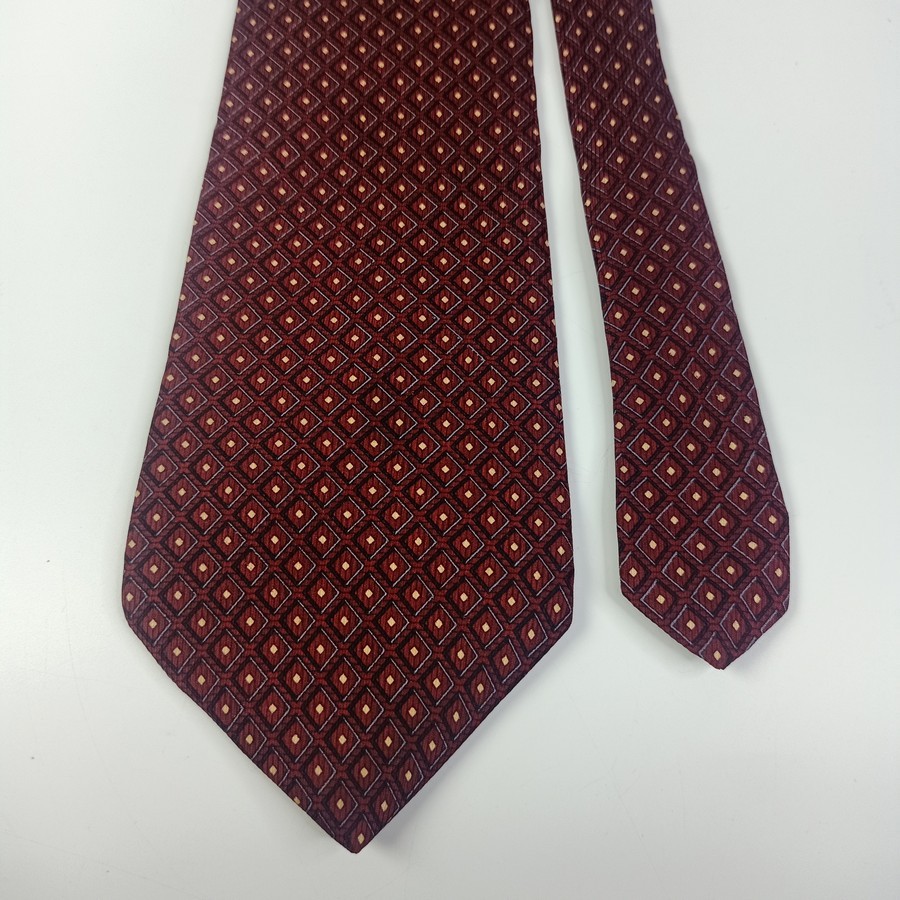 เนคไทมือสอง NAUTICA Silk Tie Red Geometric Design Made in USA