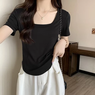 R.M⭐ เสื้อยืดแขนสั้นผู้หญิง คอเหลี่ยม ทรงไหล่ตั้ง เก็บทรงสวย ชายเสื้อไม่เท่ากัน เสื้อแฟชั่นเกาหลี T109