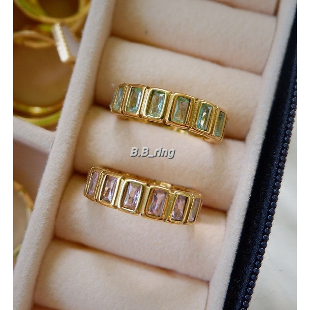 BBแหวนสแตนเลส18k ให้เลือก2สี ชมพู และเขียวมิ้นsize 6/7/8/9 usคริสตัลแก้ว สีสันรอบวง
