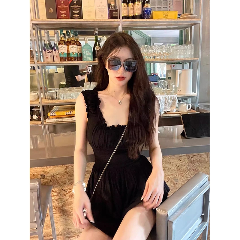 ชุดเดรสสายรัดสูงสไตล์เฮปเบิร์นสำหรับผู้หญิงในช่วงฤดูร้อน กระโปรงทรงทูทูเอวสูงสไตล์ฝรั่งเศส ชุดสีดำตัวน้อยสวยงามน่าทึ่ง