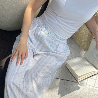 Rozy pants-Blissey.co กางเกงขายาว สีฟ้าอ่อนสลับขาว ผ้าคอตตอน…