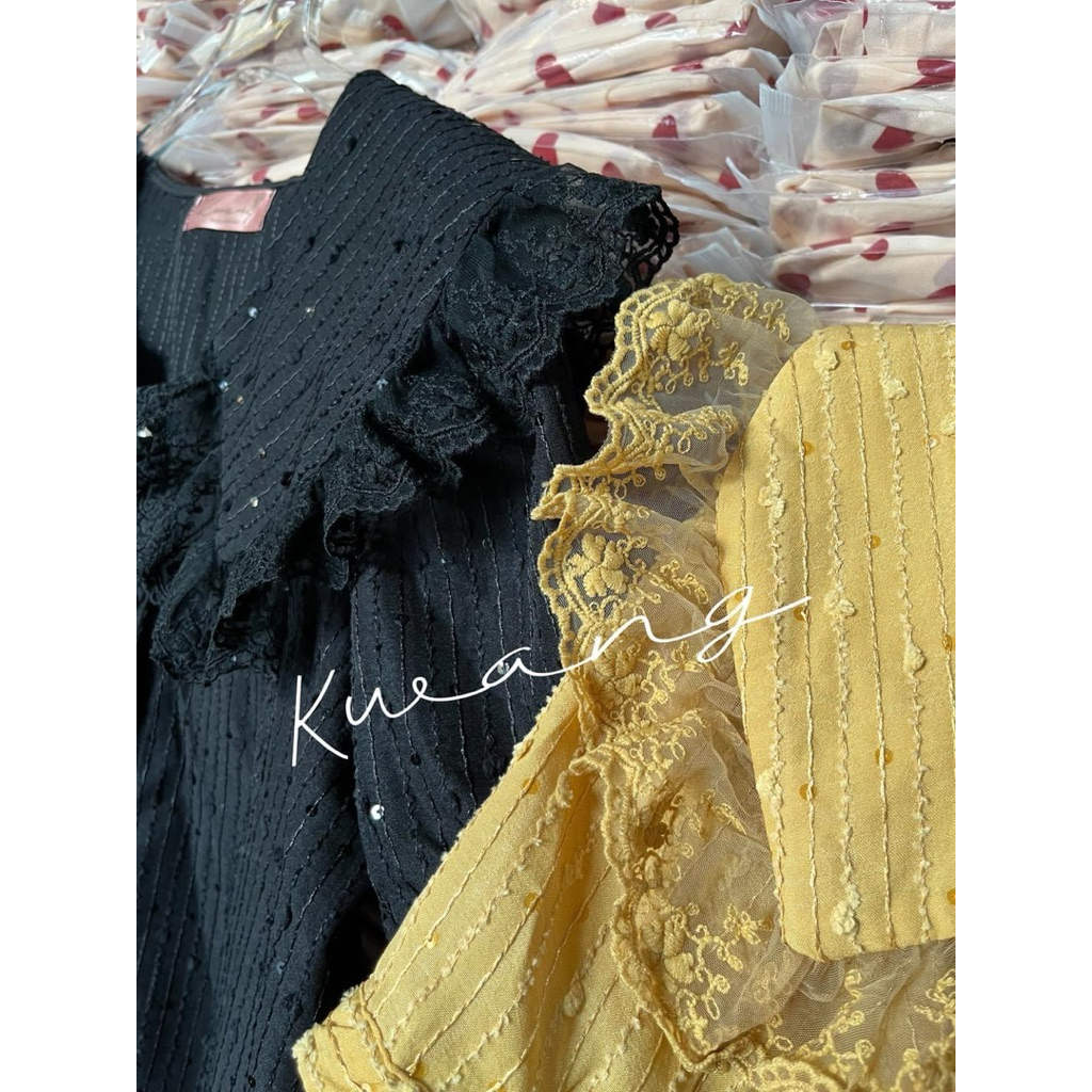 (มือ2) เสื้อร้านกวาง kwang design by sangsee เสื้อแขนสั้น คอปกใหญ่ แต่งระบาย สีดำ ปักเลื่อม เบาๆอก 3