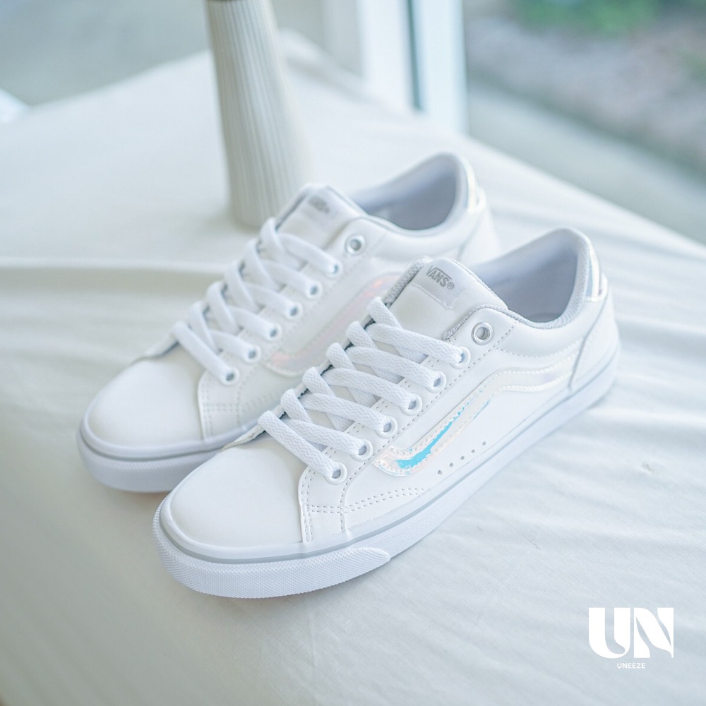 [ของแท้ ส่งไว PRE-ORDER] VANS WEEKLY COURT WHITE/HOLOGLAM (JAPAN EDITION)