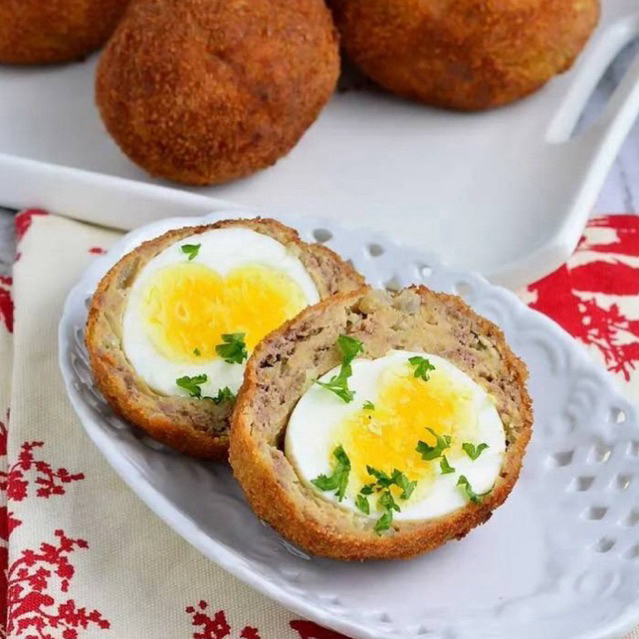 Traditional Scotch Eggs 2 Pack 330g (165g x 2) - โฮมเมด สก็อตไข่ ไข่ต้มและเนื้อหมู แพ็ก2ชิ้น ขนาด 330กรัม.
