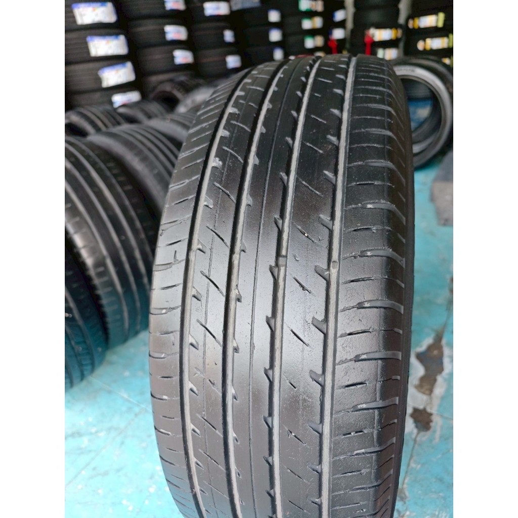 ยางเปอร์เซ็นต์ Toyo  ขนาด 235 /60 R18  ยางปี 21 ราคา 380 บาท