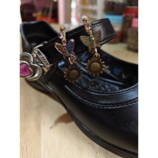 ที่ห้อยรองเท้านักเรียนแบบเชือกเทียน