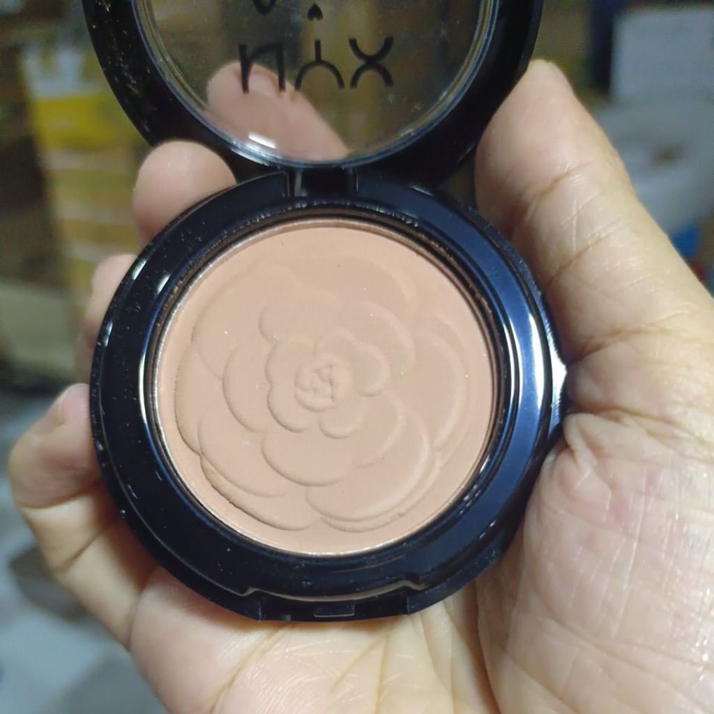 NYX Lingerie nake blush  บรัชออน โทนสีนู้ดเนื้อ ให้สวยงามและมีมิติอย่างเป็นธรรมชาติ