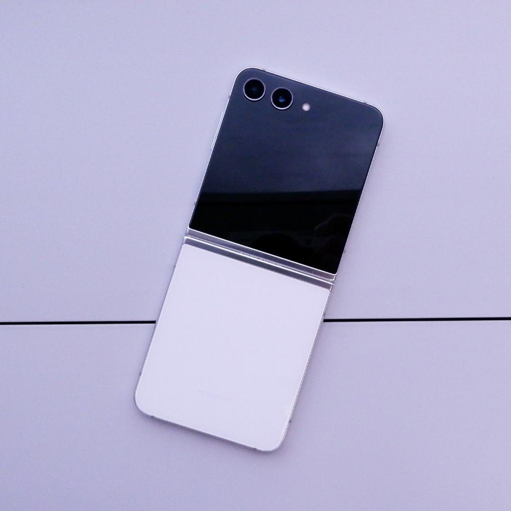 [มือสอง/เครื่องศูนย์] Samsung Z flip5 512GB เครื่องสวย