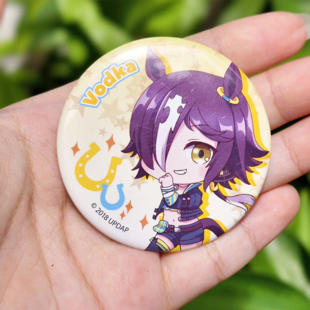 [พร้อมส่ง]Uma Musume Pretty Derby Badge Vodka สาวม้า เข็มกลัด ว็อคก้า มีตำหนิตามภาพ