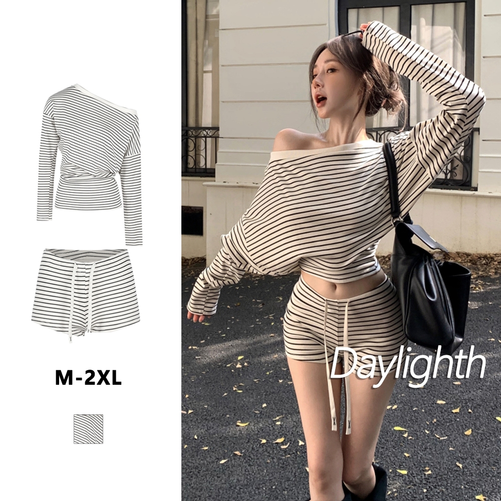 ชุดนอนผู้หญิงแขนยาวลายทางเฉียงไหล่เฉียงกางเกงขาสั้นชุดลำลองใส่อยู่บ้าน DL