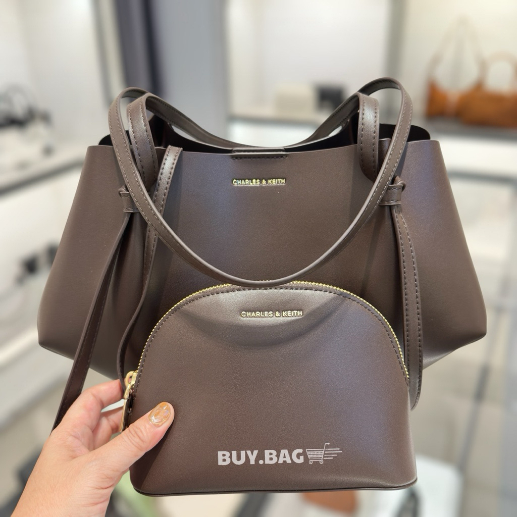 CHARLES & KEITH ( ใช้ส่วนลด30% ) CK2-30671662 กระเป๋าสะพาย
