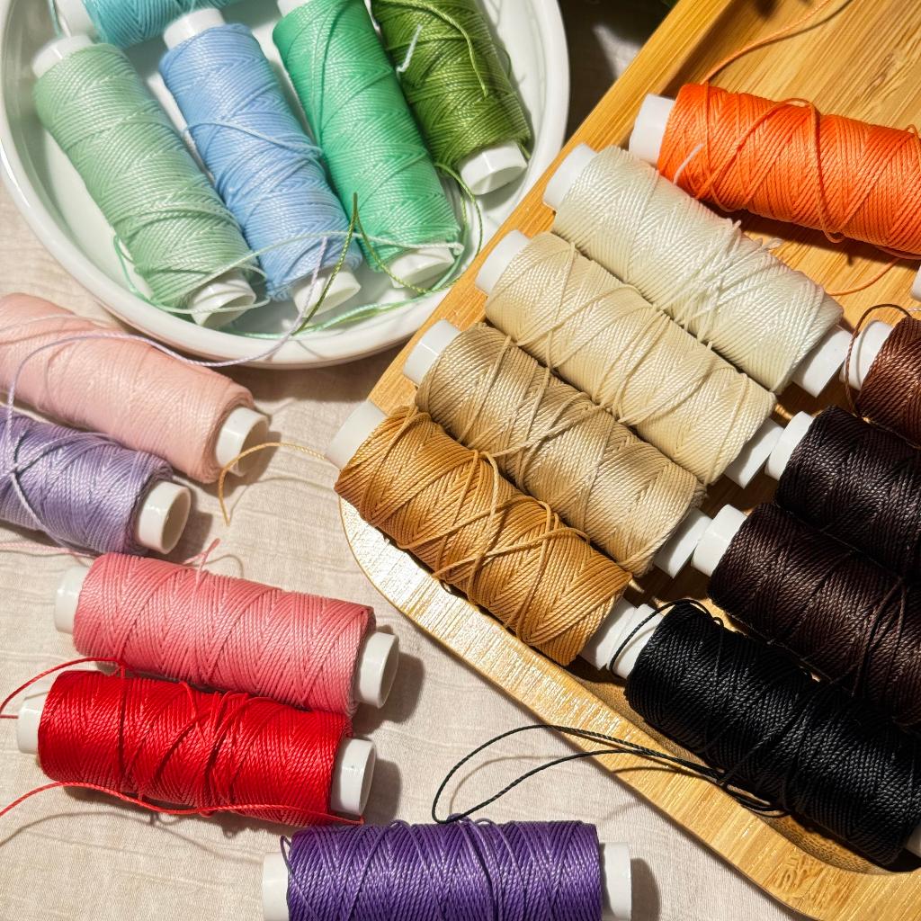 เชือกแว็กซ์ขนาด 0.55 mm. ยาว 30 เมตร สำหรับถักเครื่องประดับ ด้ายเย็บเครื่องหนัง DIY