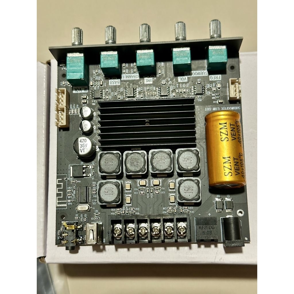 แอมป์จิ๋ว งานแท้ ยี่ห้อSZM รุ่นTB21Hชิปใหญ่ กำลังขับสูงสุด: 2x50W+100W 