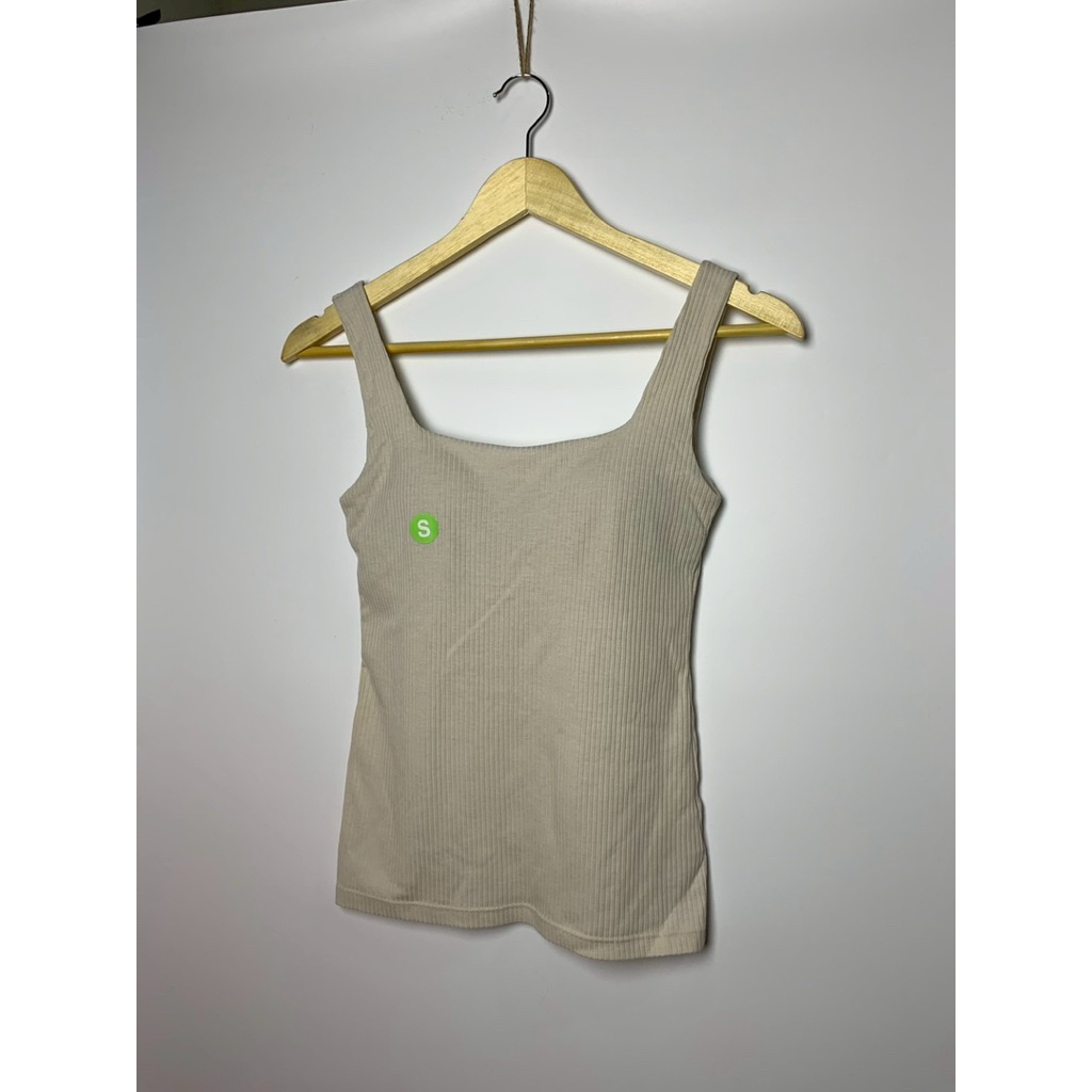 กล้ามผ้าร่องคอเหลี่ยมเล็กสีครีม GU Bratop ไซส์ S