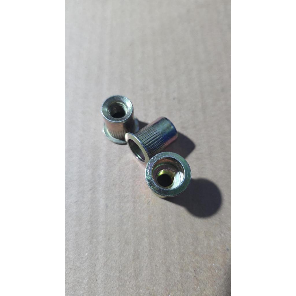 BEM-8 รีเวทนัทเหล็กชุบรุ้ง ชนิดหัวแบน คอลาย M6x1.25 สินค้าคงเหลือ/ชิ้น = 9 (PK-D093-2)