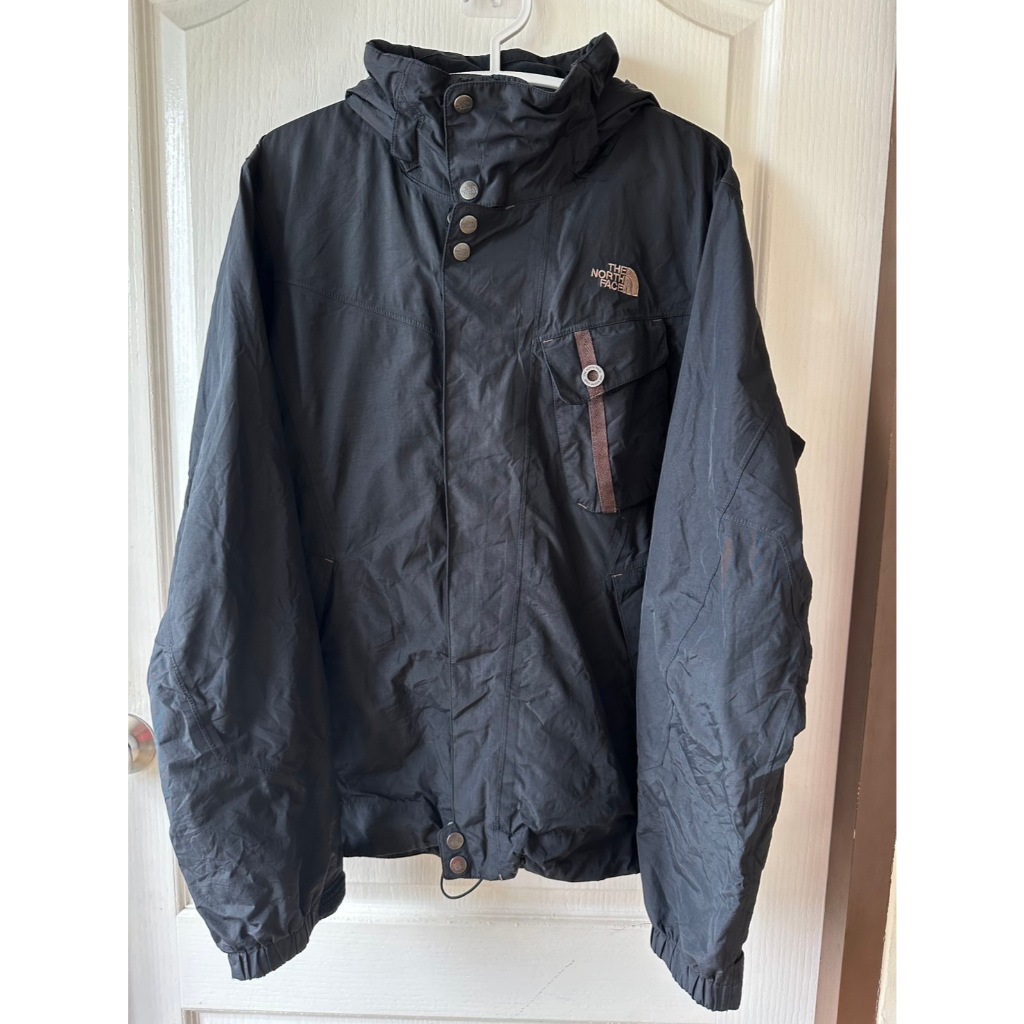 เสื้อ Thenorthface (TNF) มือสอง แท้100% Hyvent ทรงนินจา อก 44 ยาว 27 มีตำหนิลอกคอนิดเดียวและตามด 1 จ