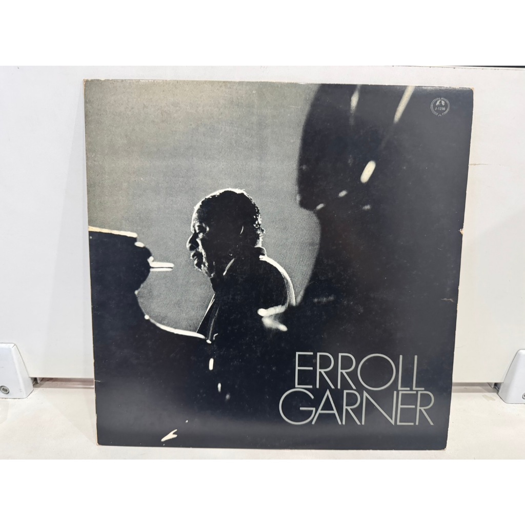 1LP Vinyl Records แผ่นเสียงไวนิล LEFT ALONE     (J8A88)