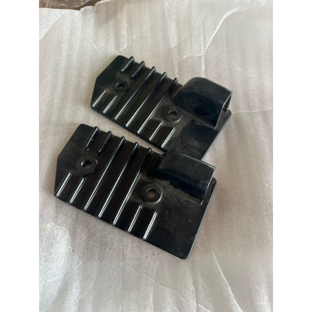 ฝาครอบคีบเสื้อสูบแท้RC - SP100