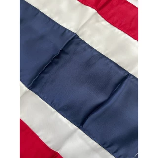 ธงชาติไทย (ผ้าต่วน) สีสด มัน วาว ผ้าหนา ใช้งานได้นาน ไม่ซีดง่าย