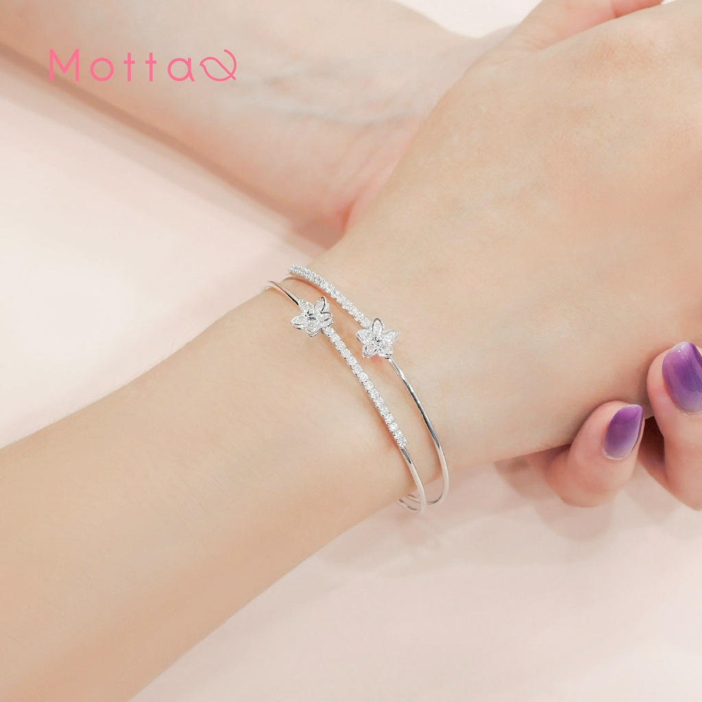 Motta Bangle กำไลข้อมือชุบทองคำขาว ดีไซน์ 2 เลเยอร์ดอกไม้