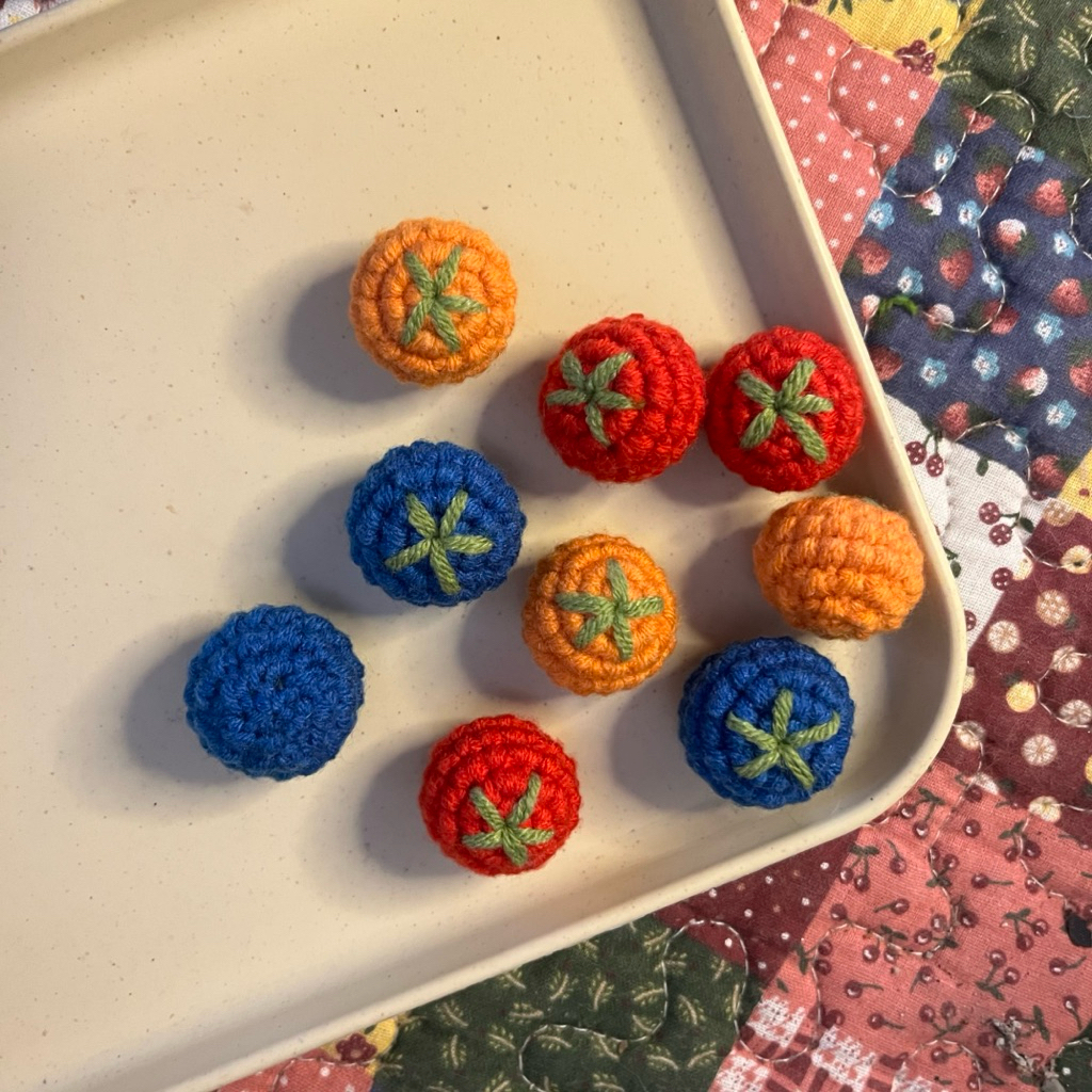 [ พร้อมส่ง ] mini tomato orange and blueberries keychain