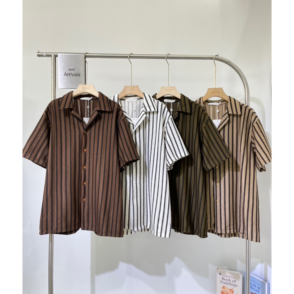 เสื้อเชิ้ตผู้ชายแขนสั้น รุ่น N062 ดีไซน์ลายเส้นแนวตั้ง ช่วยเสริมลุคให้ดูสูงเพรียวทันที