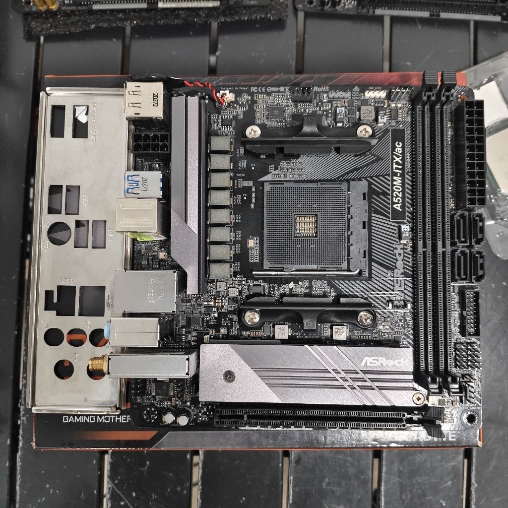 ASROCK A520M-ITX/AC [ITX] [AM4] [มือสอง]