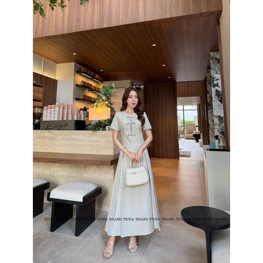 [Meena_shop] Ticha Set 2 ชิ้น เสื้อแขนสั้นสีเทา คอกลม ดีเทลแต่งลูกปัด