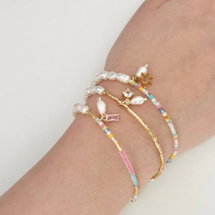 nice try studio – Half Pearl Bracelet สร้อยข้อมือไข่มุกแท้พร้อมจี้ห้อย #015 #016 #018