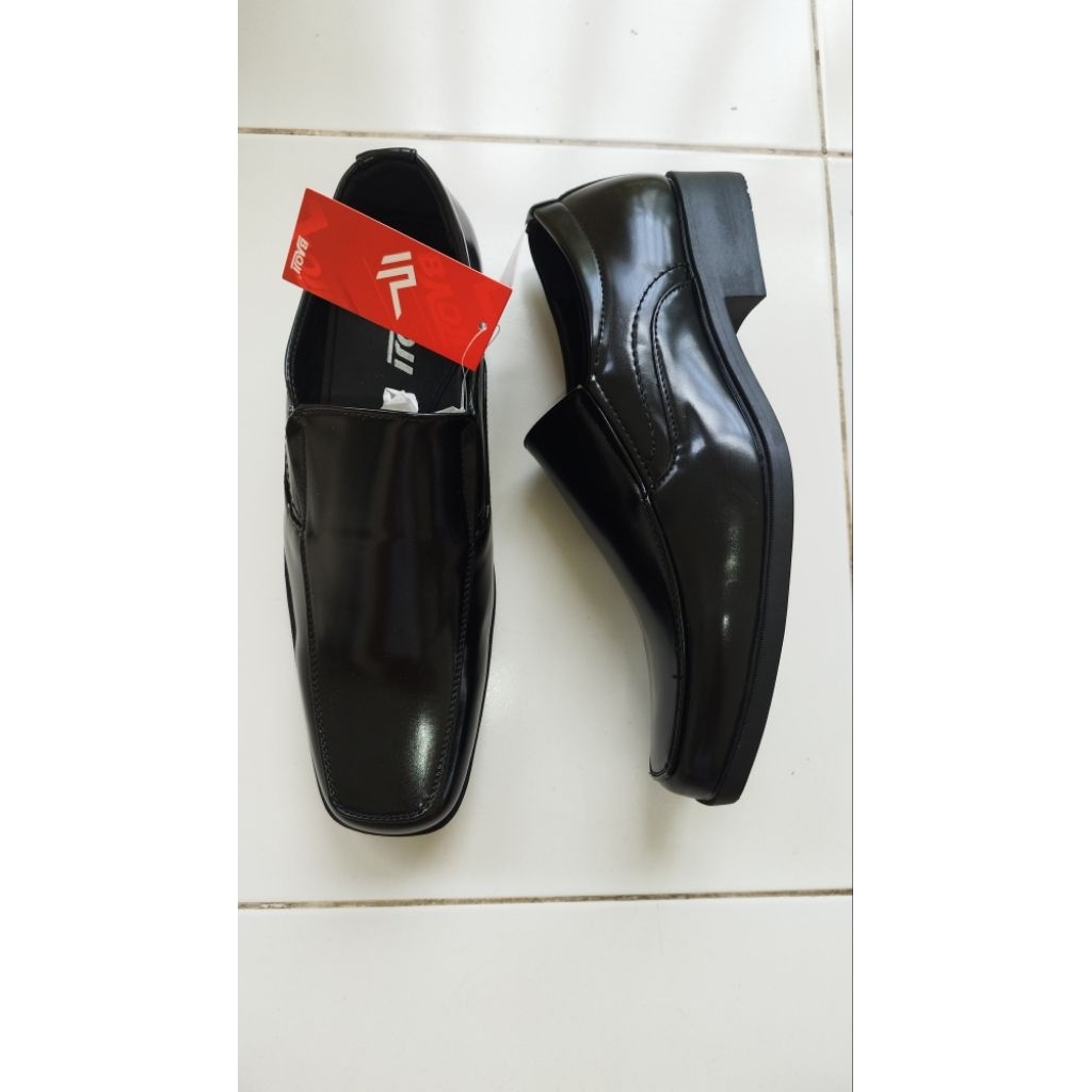 Baoji คัทชูชายรุ่นBJ8004