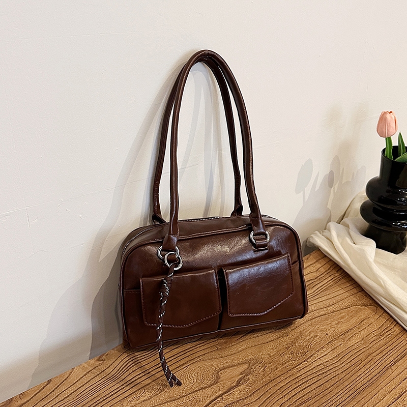 (B-2414)🔥กระเป๋าสะพายไหล่ สไตส์นี้เท่มาก แฟชั่นฤดูใบไม้ผลิ กระเป๋าขนาดใหญ่จุของได้เยอะ เข้ากับทุกการแต่งกาย 6สี