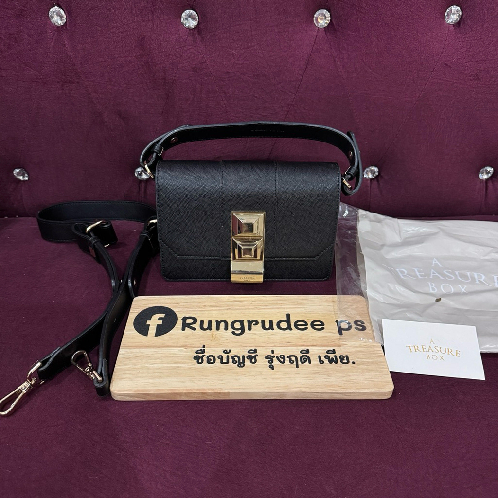 Atb Layer S Black มีตำหนิยาแนวตรงห่วงถลอก และหน้าเพลททั่วไป หนังเงาสวย อุปกรณ์มีแค่การ์ดค่ะ สาย2สายค