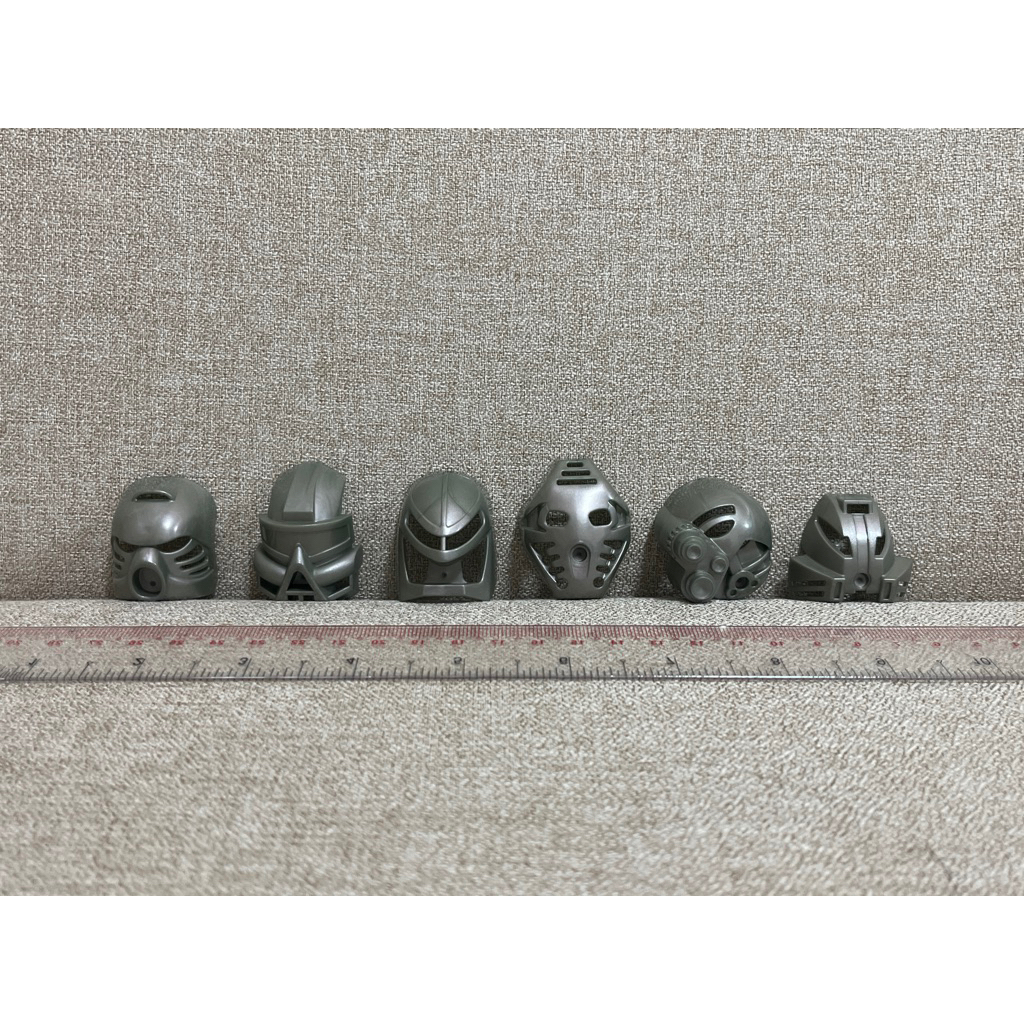 Lego Bionicle silver mask of Toa 2001 set
