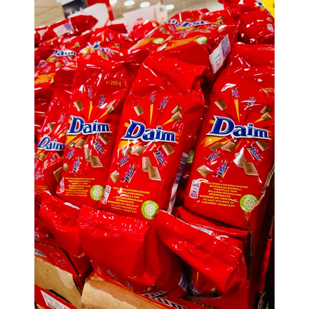 Daim ช็อกโกแลตสอดไส้คาราเมล ใหม่!! กรอบอร่อยกินเพลินทั้งวัน ถูกใจแน่นอน ขนาด200กรัม มี30ชิ้น ยิ่งแช่เย็นยิ่งอร่อย