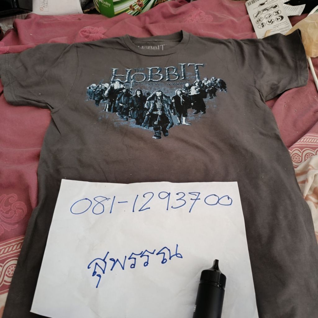 ขาย 290​ บาทHobbit สภาพ80 สกรีนดี  สีเทาไซด์ป้าย M อก 18 ยาว 27ตำหนิไม่มี IG teemanu7f เสื้อมือสองนค