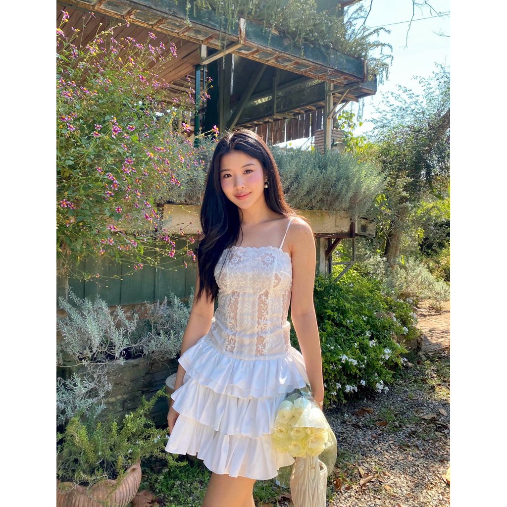 Chloe Lace Ruffle Mini Dress เดรสผ้าลูกไม้แต่งระบาย
