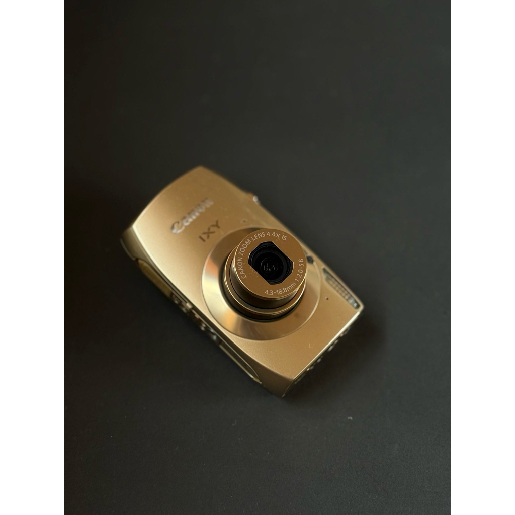 Canon Ixy 32S   gold