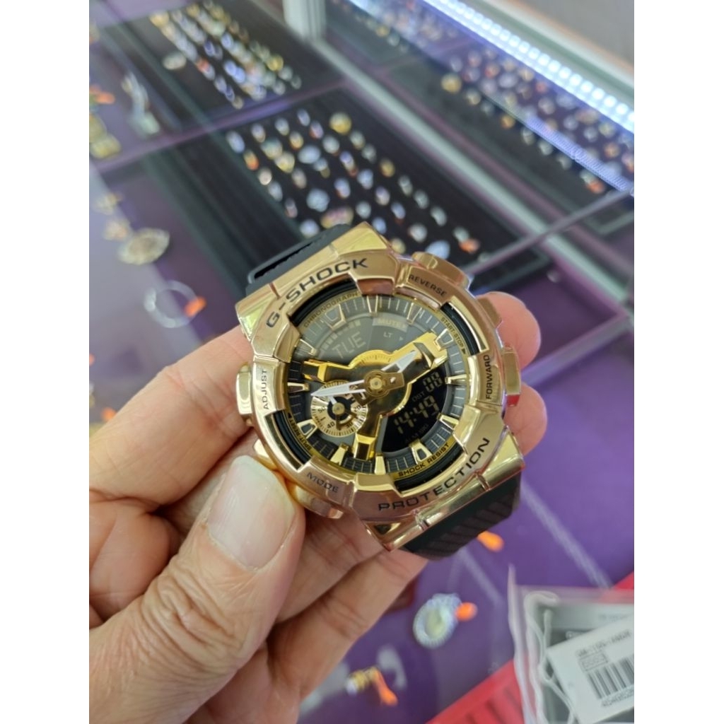 CASIO G-SHOCK GM-110G-1A9 Metal Face Gold Edition
