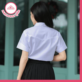 เสื้อนักศึกษาหญิง ขาวนวล แขนสามเหลี่ยม เข้ารูป หลังแหลม/สามเหลี่ยม