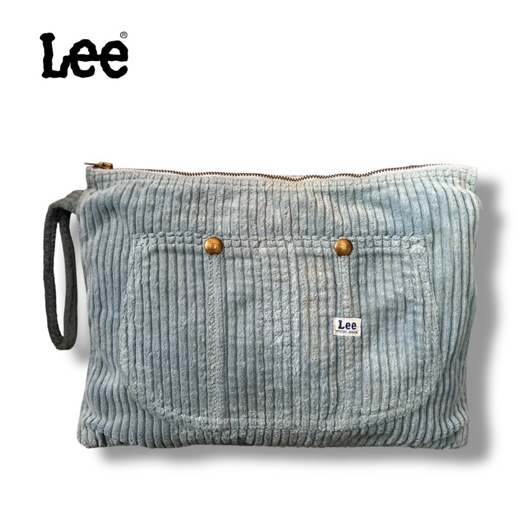 Lee กระเป๋าทรงคลัทช์