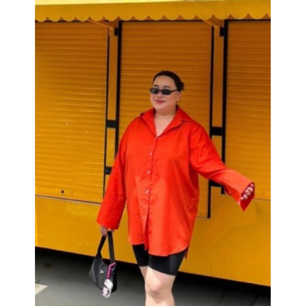 เสื้อshirt oversized lada brand อก56“ ของใหม่