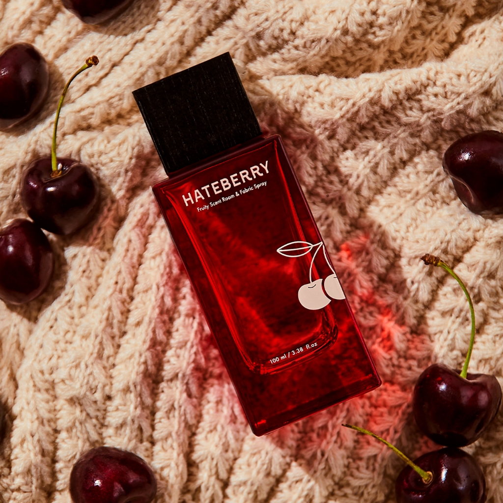 HATEBERRY SCENT สเปรย์ใช้สำหรับห้องและผ้า กลิ่น Cherry Siren’s Kiss ขนาด 100 มล.