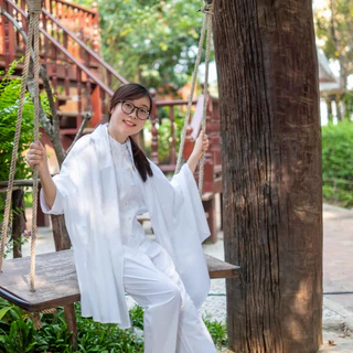 ผ้าคลุมไหล่ ผ้าฝ้ายสีขาวนวล
