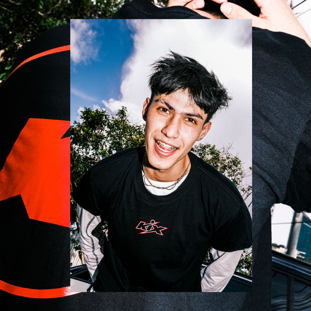 KiX เสื้อยืดแขนเต่อ สีดำ รุ่น "แขนเต่อ เพ้อไปก่อน"